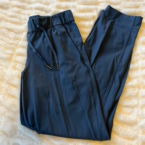 Lululemon On The Fly Pants, French Blue, 7/8 Length, Size 2